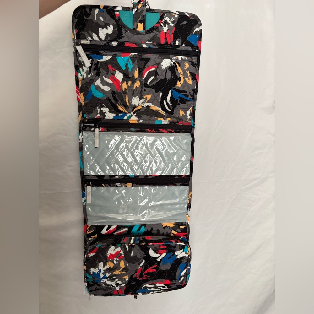 NWT Vera Bradley Quilted Travel Case - Multicolor Floral Print - Picture 2 of 3